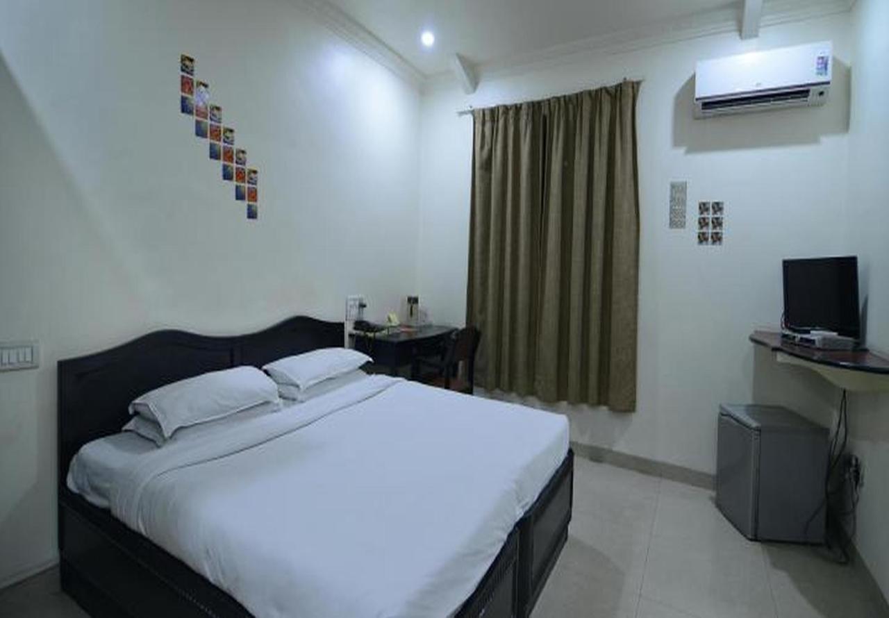 Hotel Ritz Pune Exterior photo