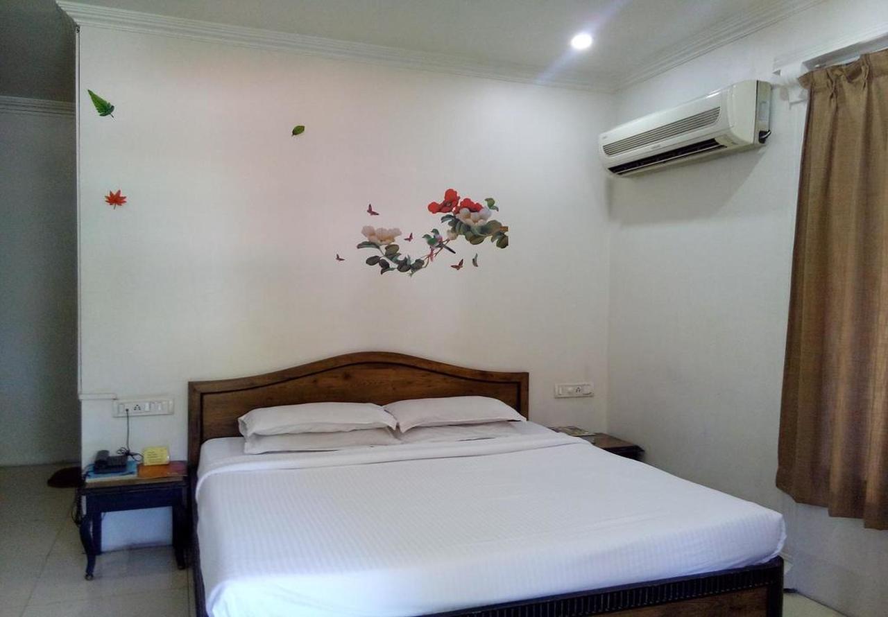 Hotel Ritz Pune Exterior photo