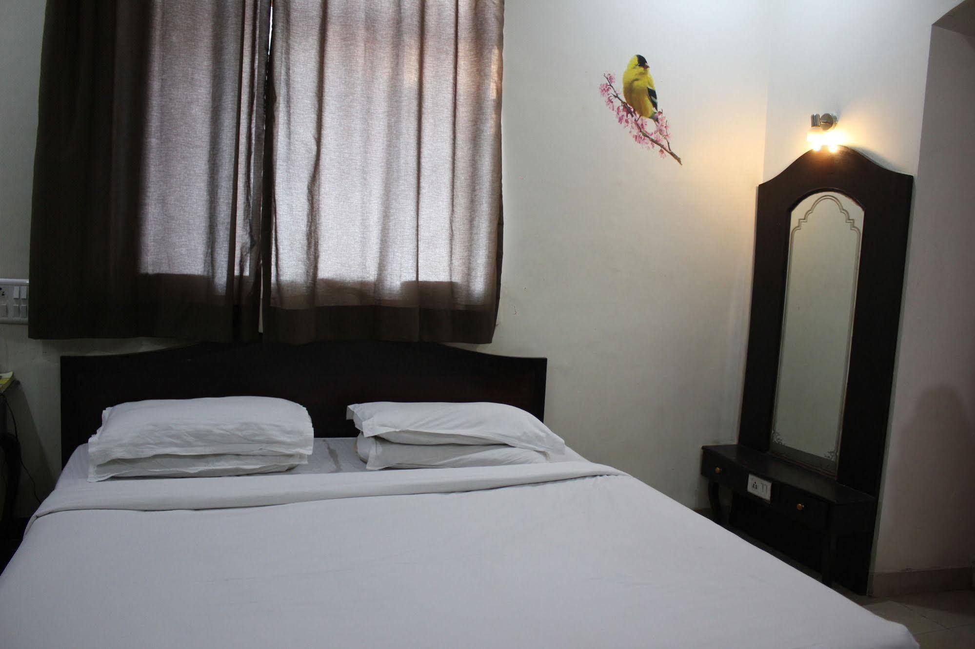 Hotel Ritz Pune Exterior photo