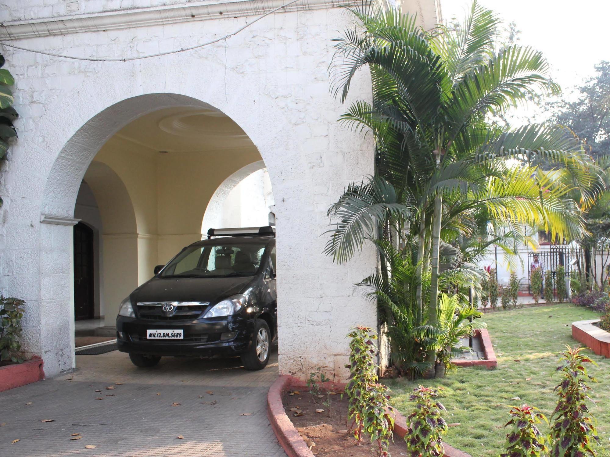 Hotel Ritz Pune Exterior photo