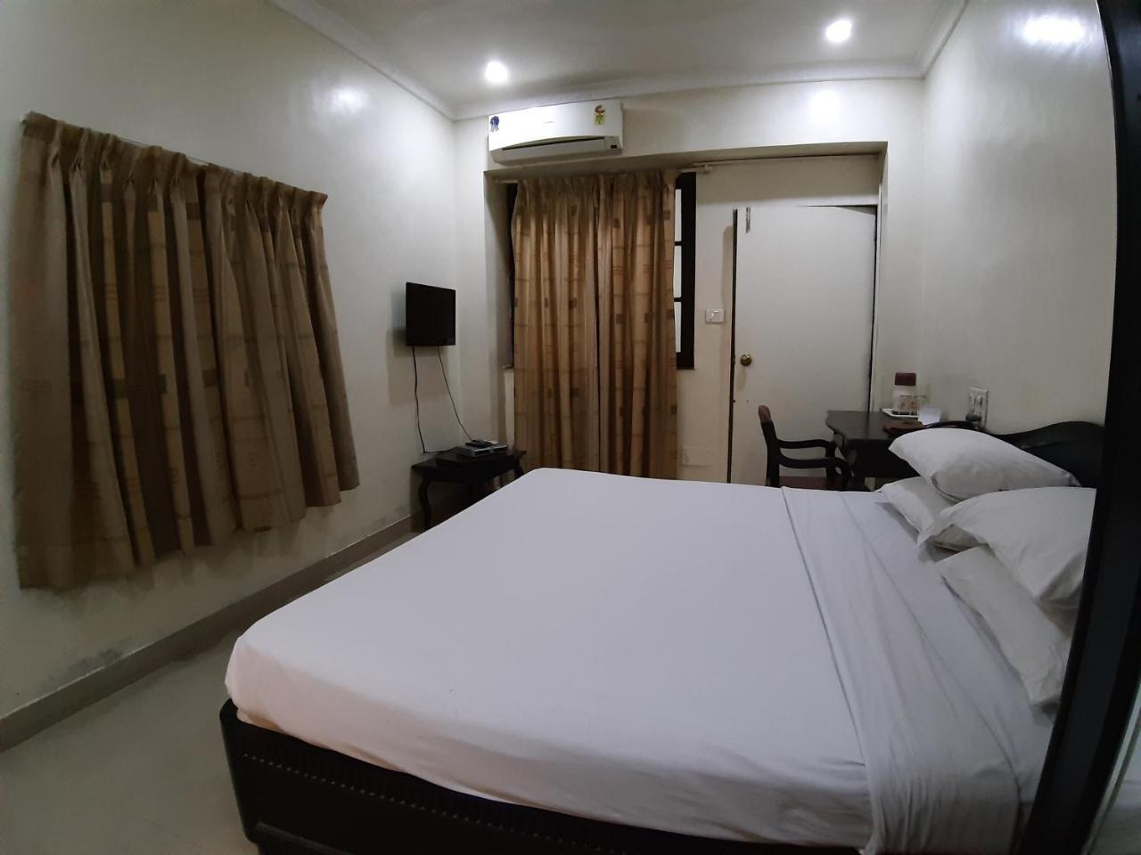 Hotel Ritz Pune Exterior photo